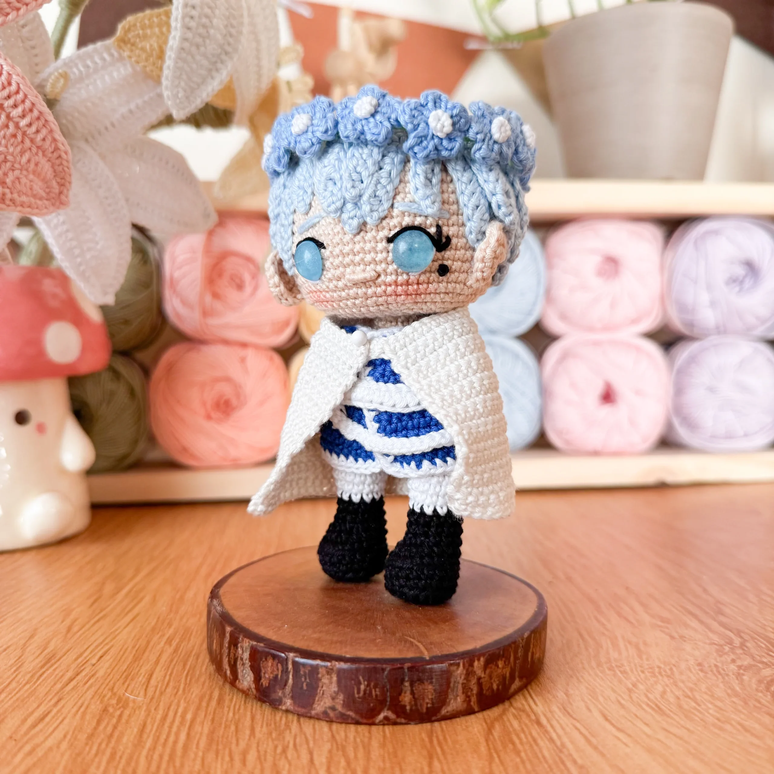 Mini Amigurumi Crochet The Hero and Elf Mage